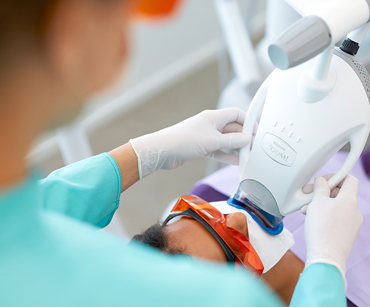 Профессиональное отбеливание зубов ZOOM 4!